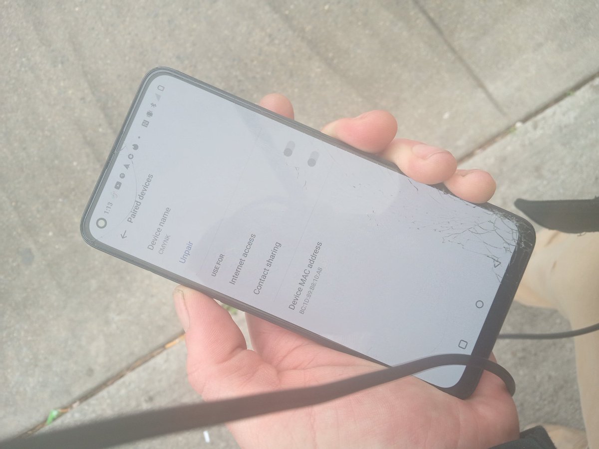 _Newkoviak's tweet photo. ET CLONED PHONES @Twitch @Android @ATT #isthisnormal https://t.co/cYzvWdcXCG