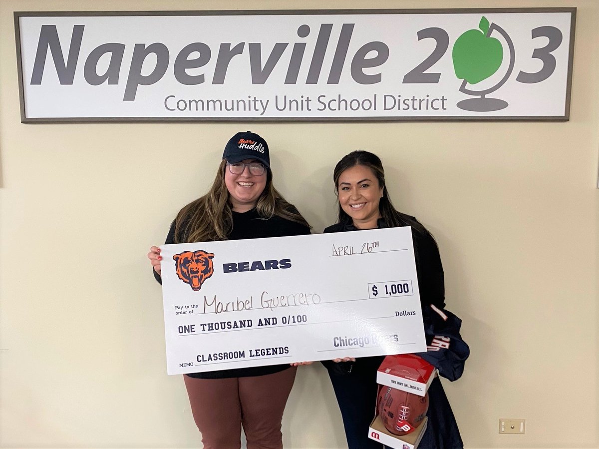 Naperville203's tweet photo. Congratulations to Naperville 203 Dual Language Coordinator Dr. Maribel Guerrero on being recognized as a @ChicagoBears Classroom Legend! The program acknowledges quality educators who go above and beyond!

#PartnersInGrowth https://t.co/lujkife00r