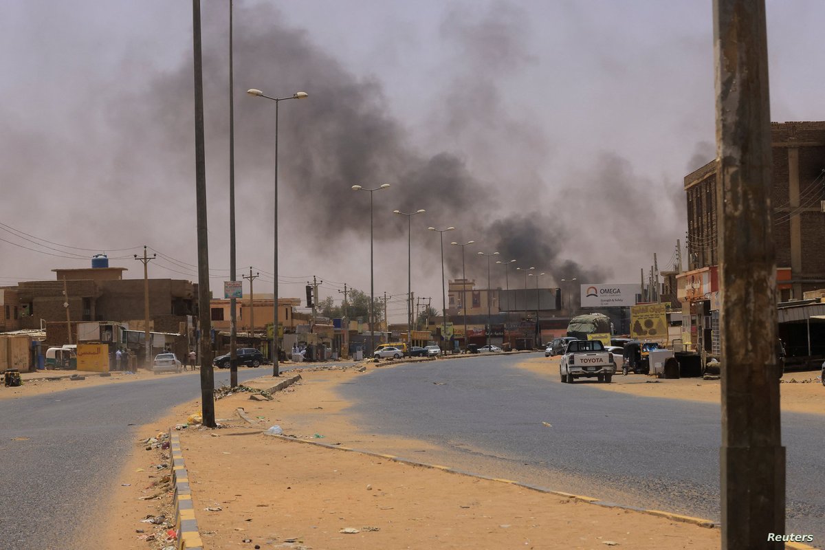 Hashtagelyoum's tweet photo. A second American was killed in Sudan.. and the United States is helping its citizens to leave

The White House announced, on Wednesday, the killing of a second American citizen in Sudan, stressing that it will continue to communicate with the military leaders in #Sudan https://t.co/u5Ut1Acays