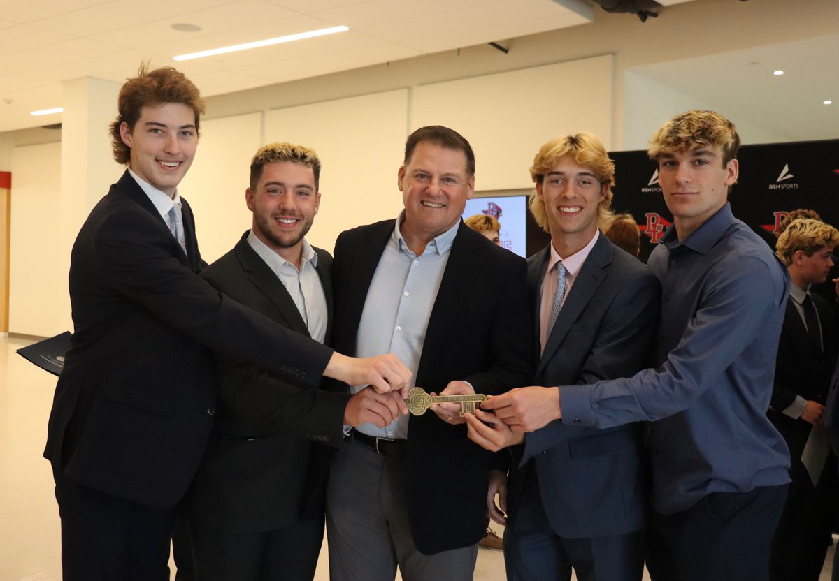 PFcardinals's tweet photo. Thank you to Mayor Sarno and City Councilor Atty. Michael Fenton who visited with our Boys Hockey, Girls Soccer, and Boys Basketball teams to congratulate them on their terrific seasons. Mayor Sarno even surprised Coach Foley with the key to the City of Springfield!  #RollPope https://t.co/ypUVxMo9Tn