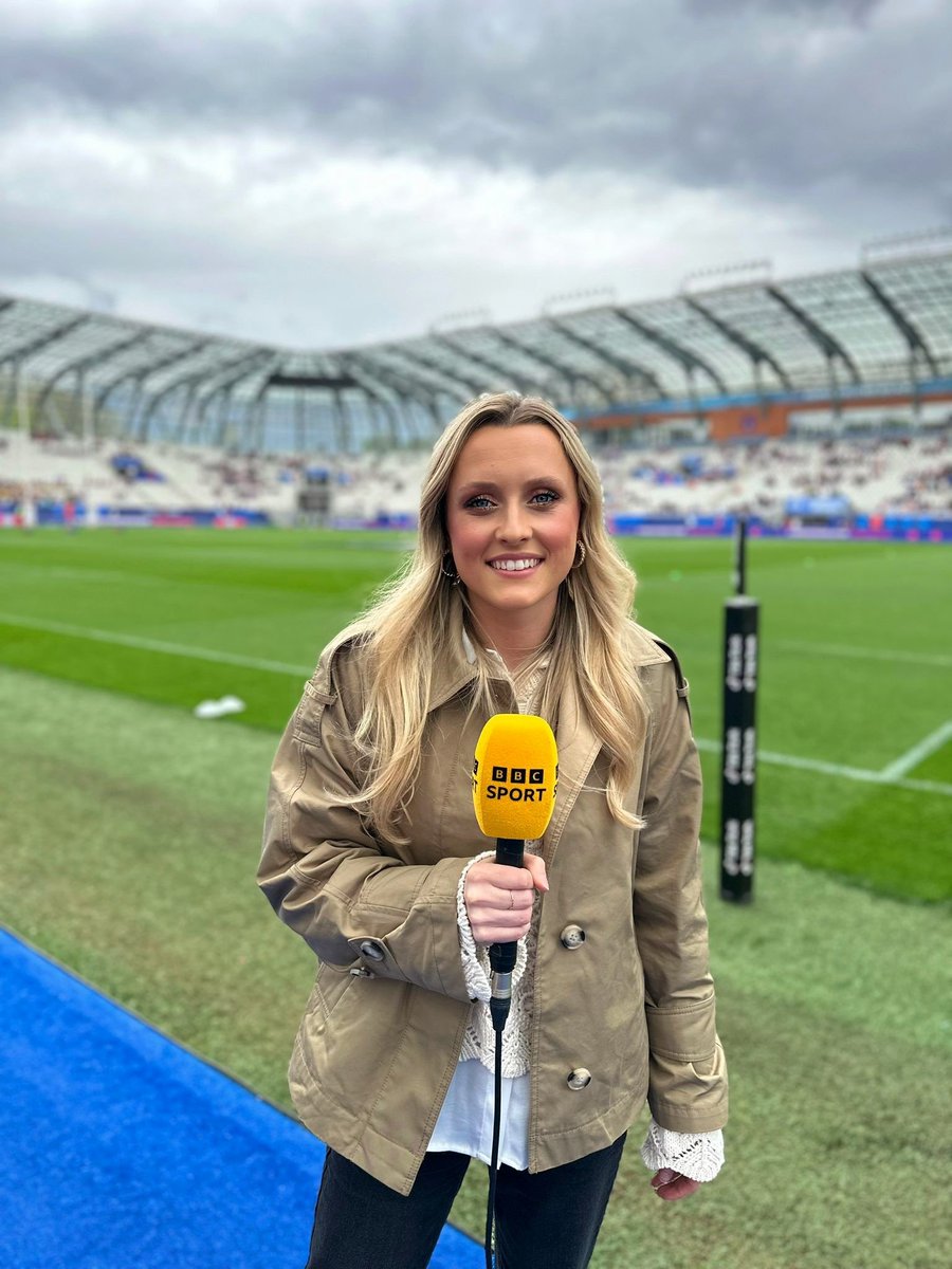 alexmarierich's tweet photo. A dream come true making my pitchside reporter debut on @BBCScrumV and @Womens6Nations last weekend 🎤🏉🎥📺 

What an atmosphere that was in Grenoble. I think I've just about stopped pinching myself!

Very grateful for the opportunity. Can't wait to do it all again on Saturday! https://t.co/PNJN7zf85l