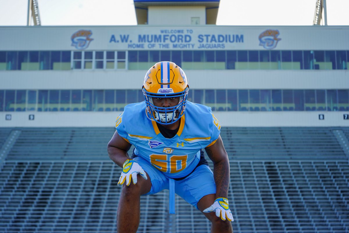 tajesston50's tweet photo. Southern wassgood💛💙@Coach_TMacon @Metcalf79 https://t.co/Q7WfOehMFb