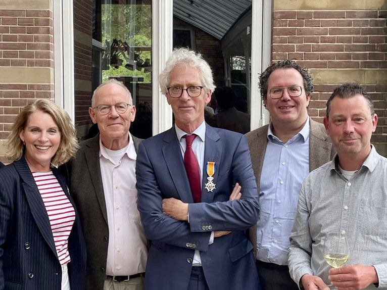 Feestelijk moment bij @UtrLandschap met de oud-collega’s van de RvT want onze voormalig voorzitter Michaël Kortbeek is zeer terecht geridderd vandaag. Onder andere voor z’n grote inzet voor meer natuur in <a href="/ProvUtrecht/">Provincie Utrecht</a>. We zijn supertrots op hem.