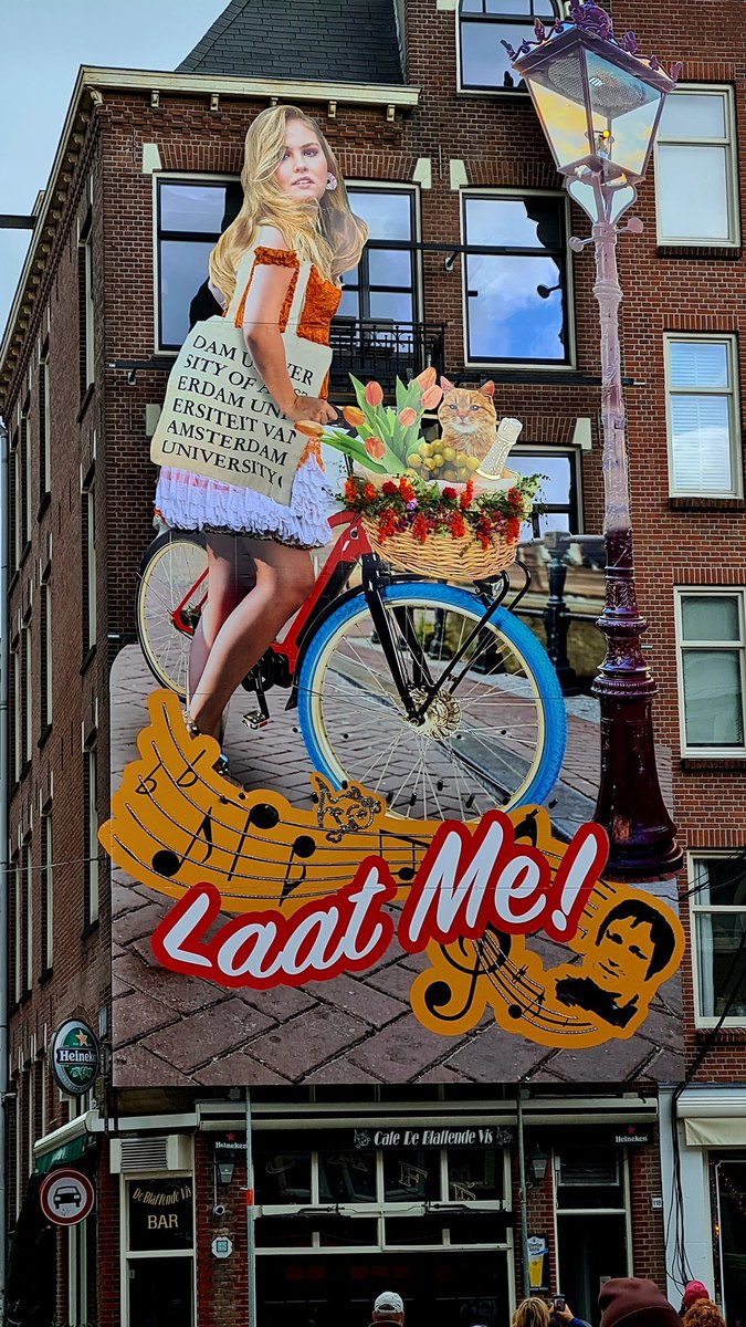 DannyWijnhoud's tweet photo. Cafe #BlaffendeVis
No comment
#Jordaan #Amsterdam
#koningsdag #Amalia #RamsesShaffy #koningsnacht https://t.co/LLjCNCID2R