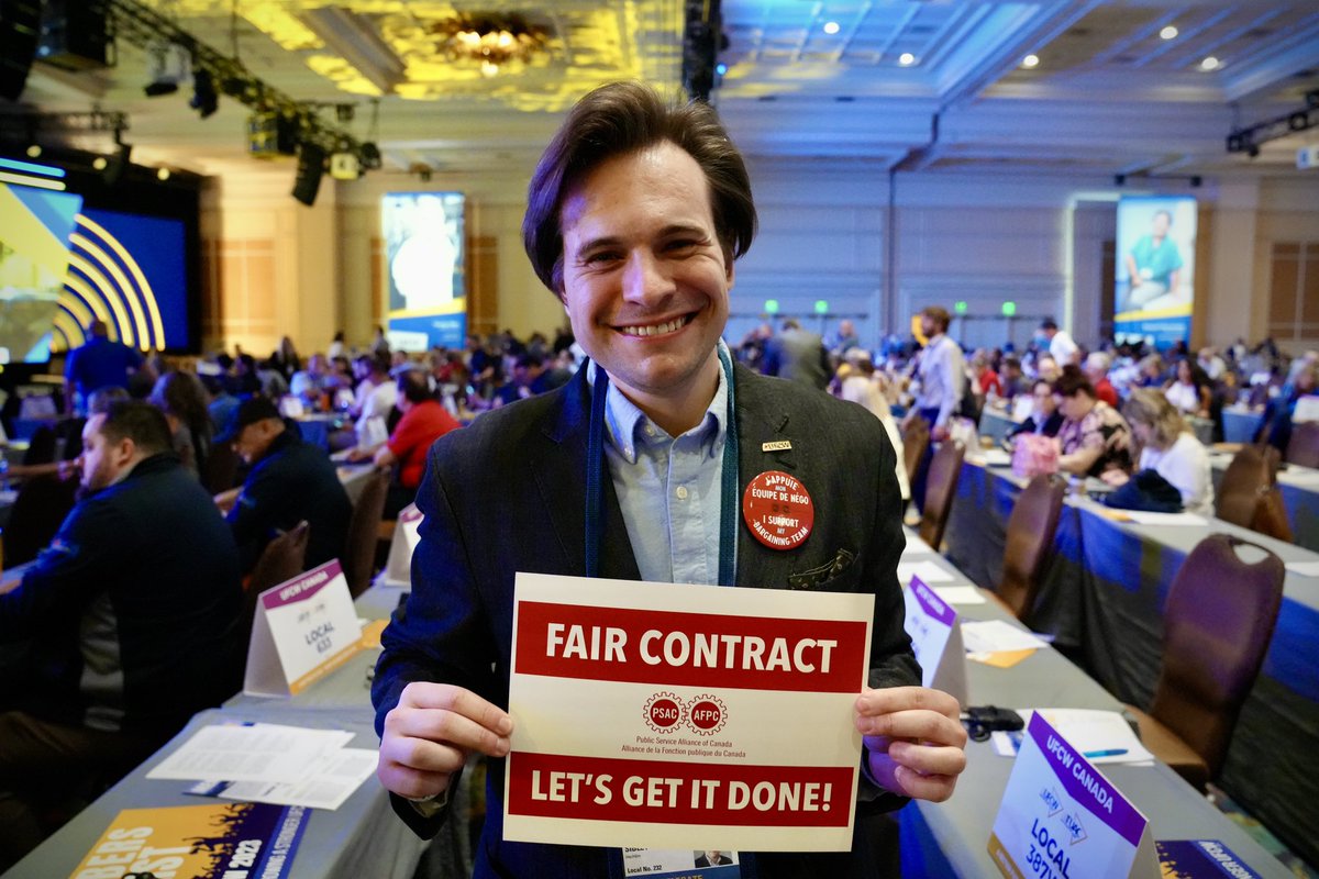 Here at #UFCW23, <a href="/UFCW232/">UFCW Local 232/TUAC Section Locale 232</a> President Greg Sibley displays his solidarity with over 155,000 <a href="/psac_afpc/">PSAC-AFPC</a> members striking for a fair contract from coast to coast in 🇨🇦. 

#canlab