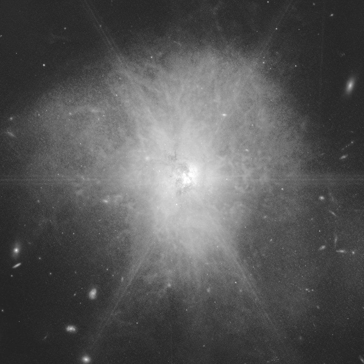 humanadvancedmx's tweet photo. Arp 220, son dos galaxias en fusión infrarroja ultraluminosa (ULIRG), su brillo equivale a más de un millón de millones de soles, se ubica a 250 millones de añoz luz de la Tierra, en la constelación de Serpens donde es el objetivo número 220 en el Atlas de Galaxias Peculiares. https://t.co/JY5w5bYhrT