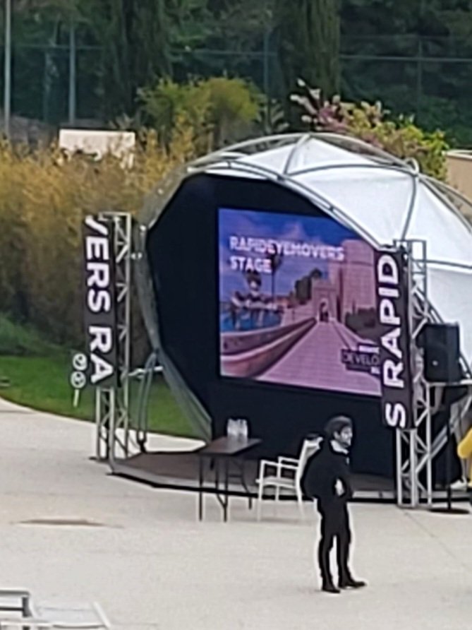 Scruncho_Speak's tweet image. It was brought to my attention that one of the pictures I took at #rebootdevelop has captured this strangeness phenomena.

WHO ARE YOU, IM SCARED.

This is not photoshopped 😭😭