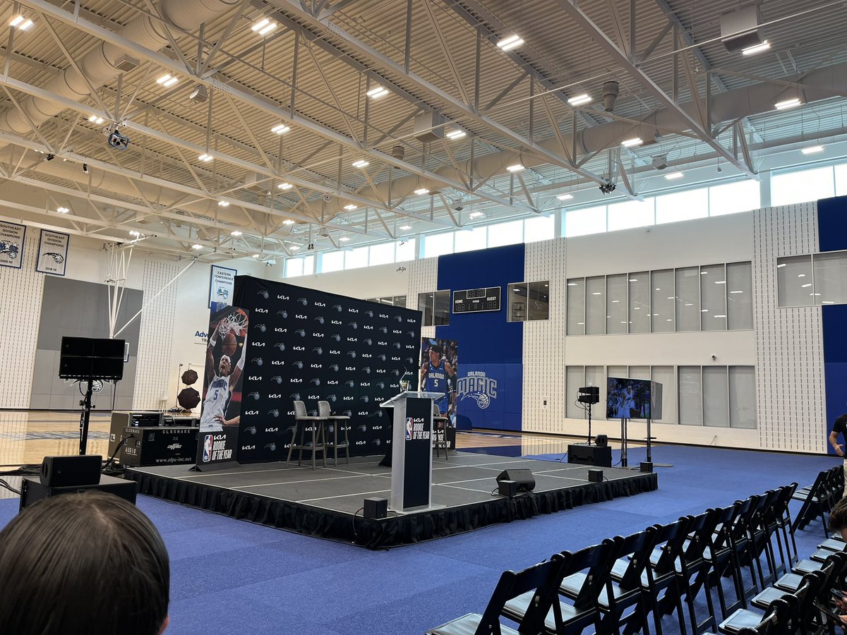 TheMagicInsider's tweet photo. P5 ROY PRESS CONFERENCE #MagicTogether https://t.co/Yz5HiLJRyq