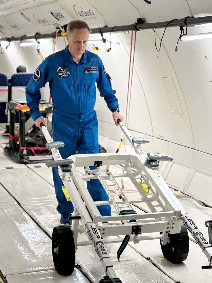 Thom_astro's tweet photo. 🛫🛬 Rather than weightlessness (0g), we're emulating Lunar 🌕 (0,16g) and Martian 🔴 (0.38g) gravity, for the teams to test 3D printers, Lunar vehicles like #LESA, and the technology we’ll need there. @esa @ESAstro_trainer @esaspaceflight @AirZeroG #ESA #esa81 #Novespace https://t.co/R58X4vPp0q