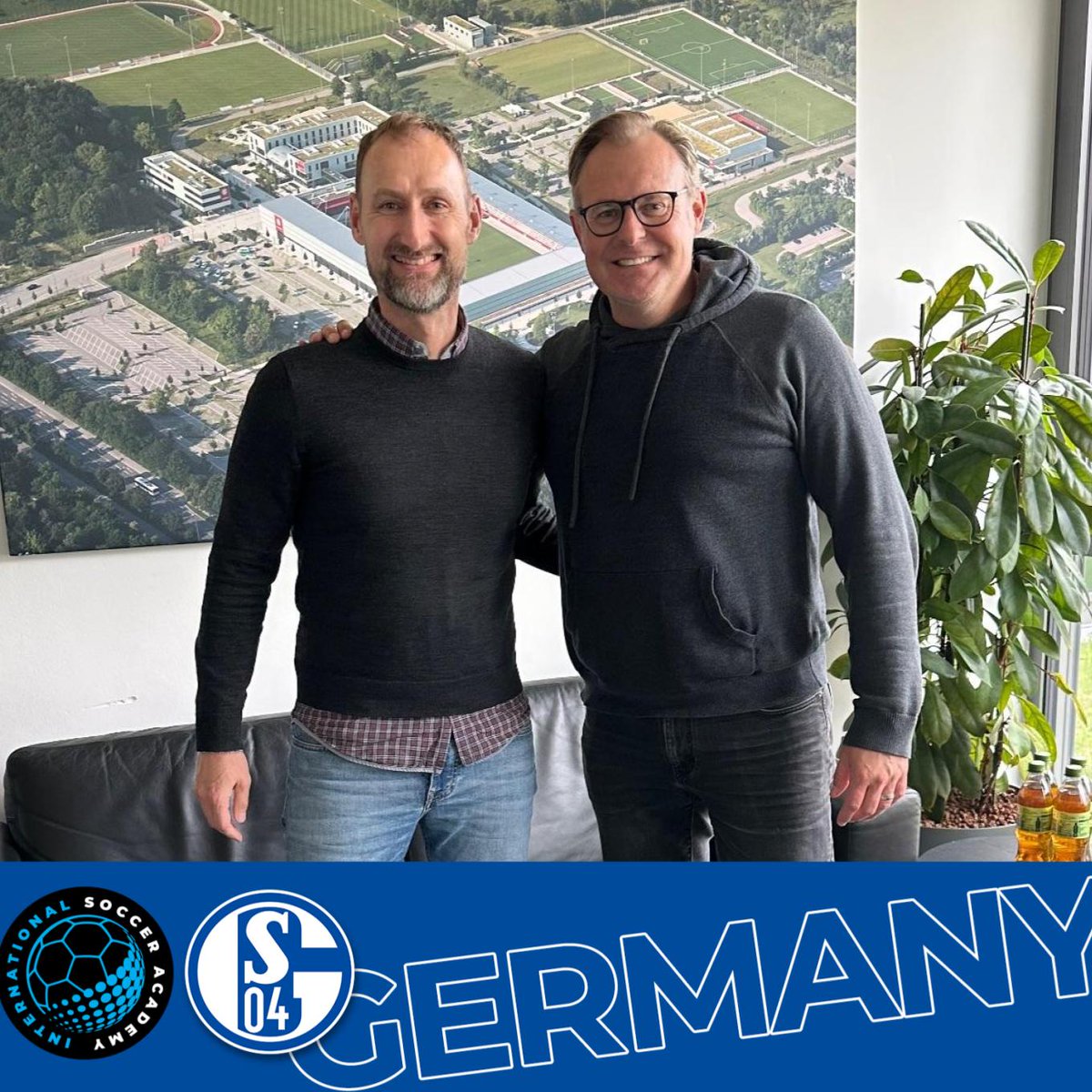 IntSoccerAcad's tweet photo. International Soccer Academy’s cofounder Eddie Loewen visited with FC Bayern Munich’s Jochen Sauer, Head of the Bayern Academy on the FCB campus. Our FC Schalke 04 Integrated U18/19 team is playing FCB’s academy team today.
#Soccer #YouthSoccer #S04 #FCB #IntegratedAcademy https://t.co/4Hrwbux6ww