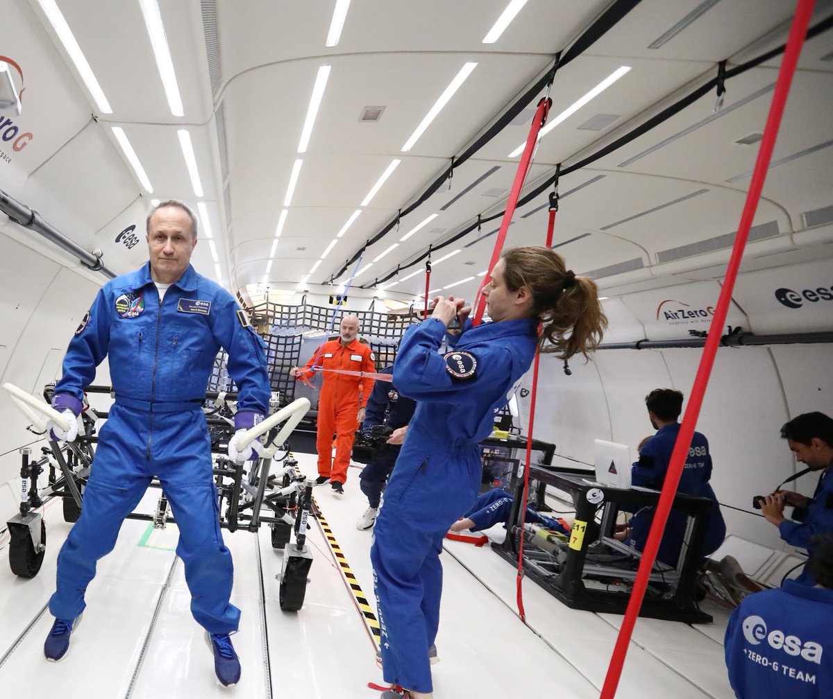 Thom_astro's tweet photo. This week, LESA gets its first ride in the Airbus A310 ZERO-G, here pulled by @ESAstro_trainer. Parabolic flights are even closer to the real conditions when it comes to testing. @esa @AirZeroG
#Novespace #AirZeroG #zerogravity #ESA #esa81 #parabolicesa #parabolicflights #moon https://t.co/ExUUhAI2v2