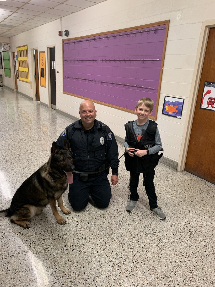 Officer Mackey, from the Mentor PD, joined us for lunch with his K-9 Officer friend Bak, so they could meet PTA auction winner Ben Lombardo.  Judging from the smiles, everyone enjoyed the visit!