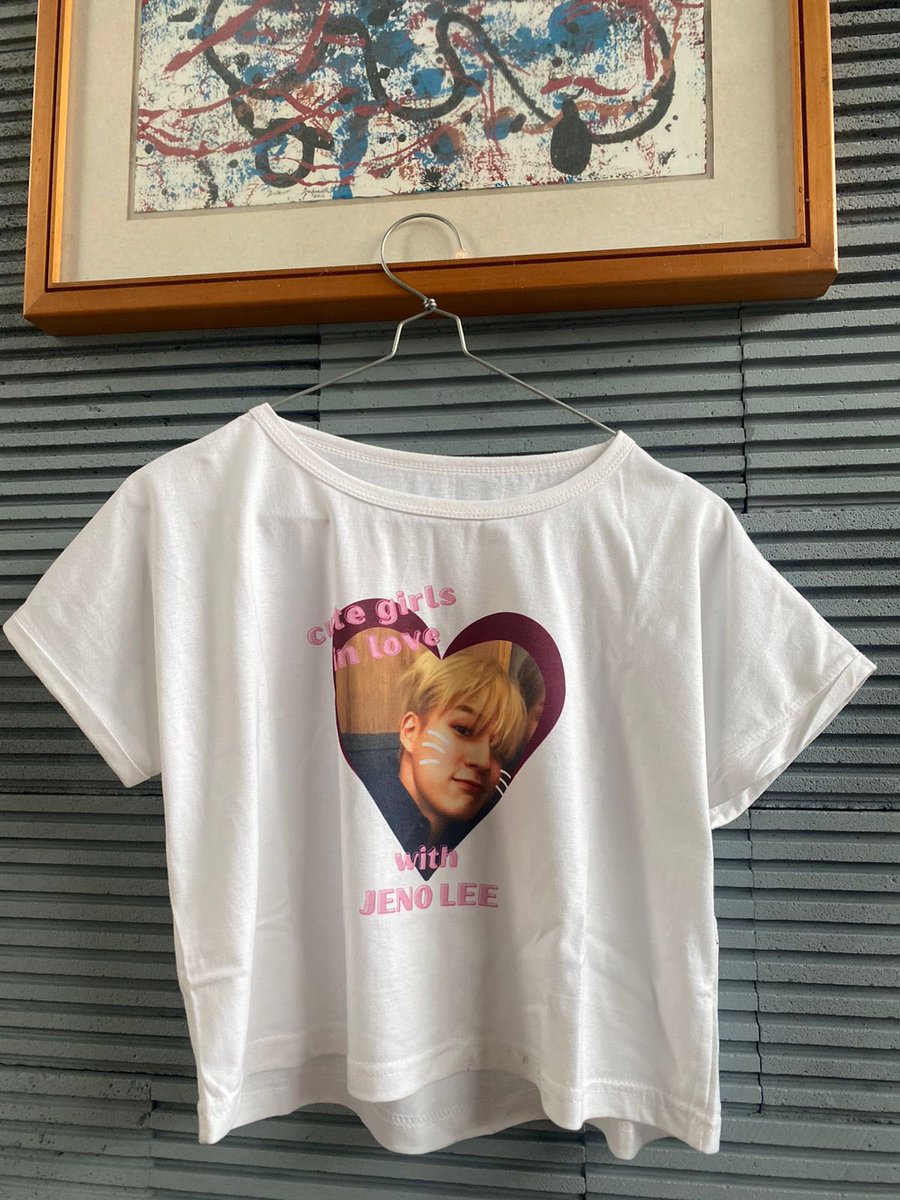sxthree6_6's tweet photo. @nct_menfess halo gais maaf ngiklan, ada yg mau ngga crop top jenoo sisa 1 ajaa https://t.co/JxyK7DSLGB