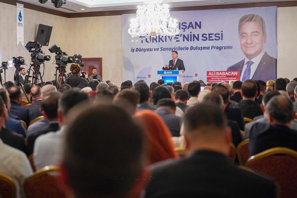 alibabacan's tweet photo. Gebze’de iş dünyası ve sanayicilerle bir araya geldik. Ekonomiyi konuştuk.

Öğleden sonra vatandaşlarımızla birlikte Çayırova İlçe Başkanlığımızın açılışını gerçekleştirdik.

Ülkemize bahar gelsin diye şehir şehir, ilçe ilçe dolaşmaya ve çok çalışmaya devam edeceğiz. https://t.co/mWmzBt0bdj