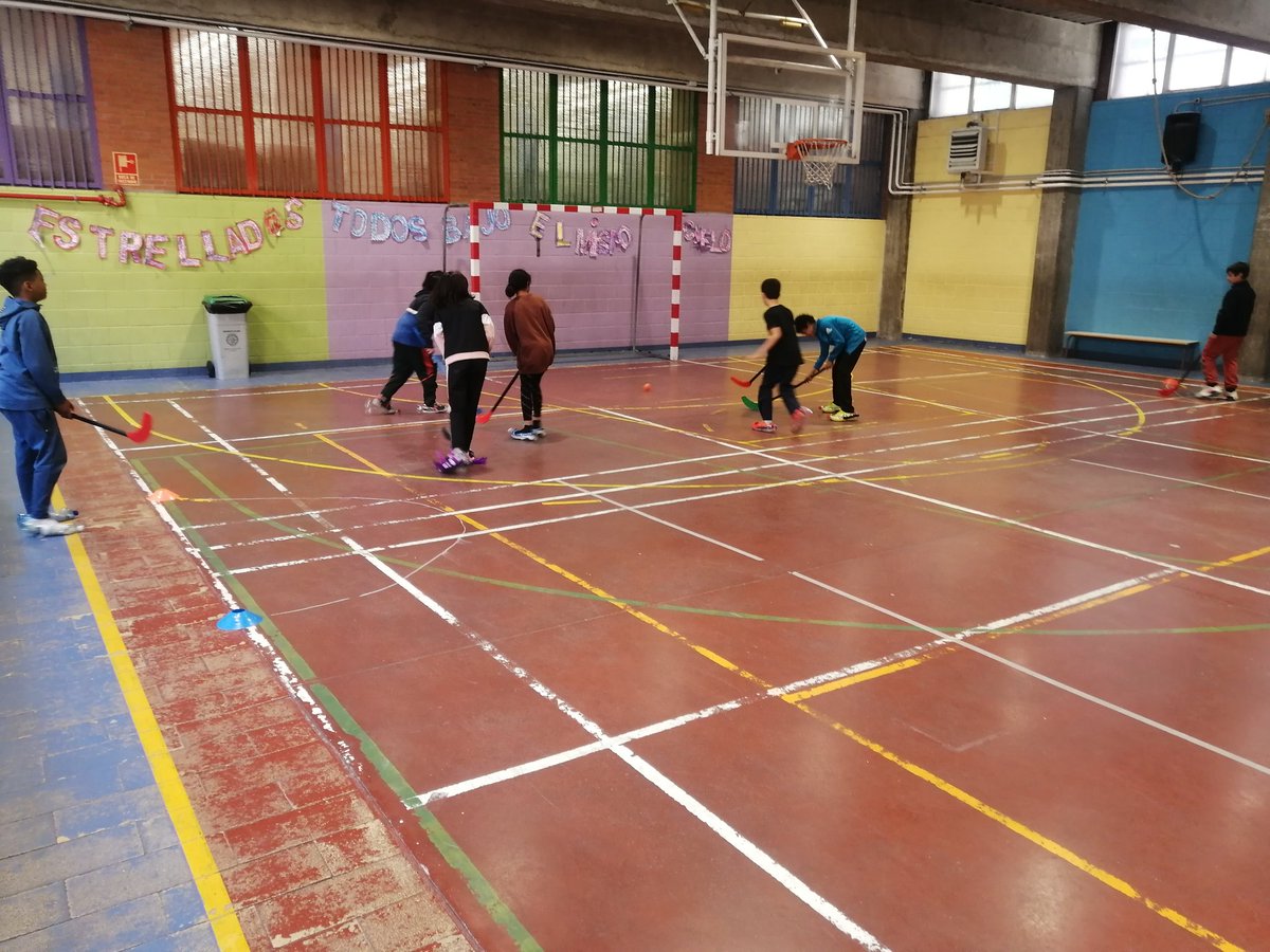 Finalizada el trabajo de skate bottle. Actividad física muy interesante creada por mi compañero de <a href="/piEFcitosCaMiNo/">CaMiNoDepiEFcitos</a> <a href="/maestrocarlosef/">PRoFe CaRLoS</a>.!! GRACIAS POR COMPARTIRLO!!