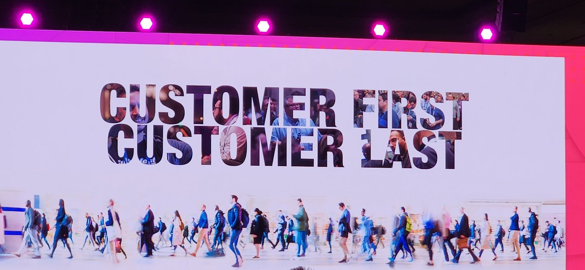 BigBadBugbee's tweet photo. Never forget... Customer First. Customer Last. #ArubaAtmosphere https://t.co/g3EMo5Bsq8