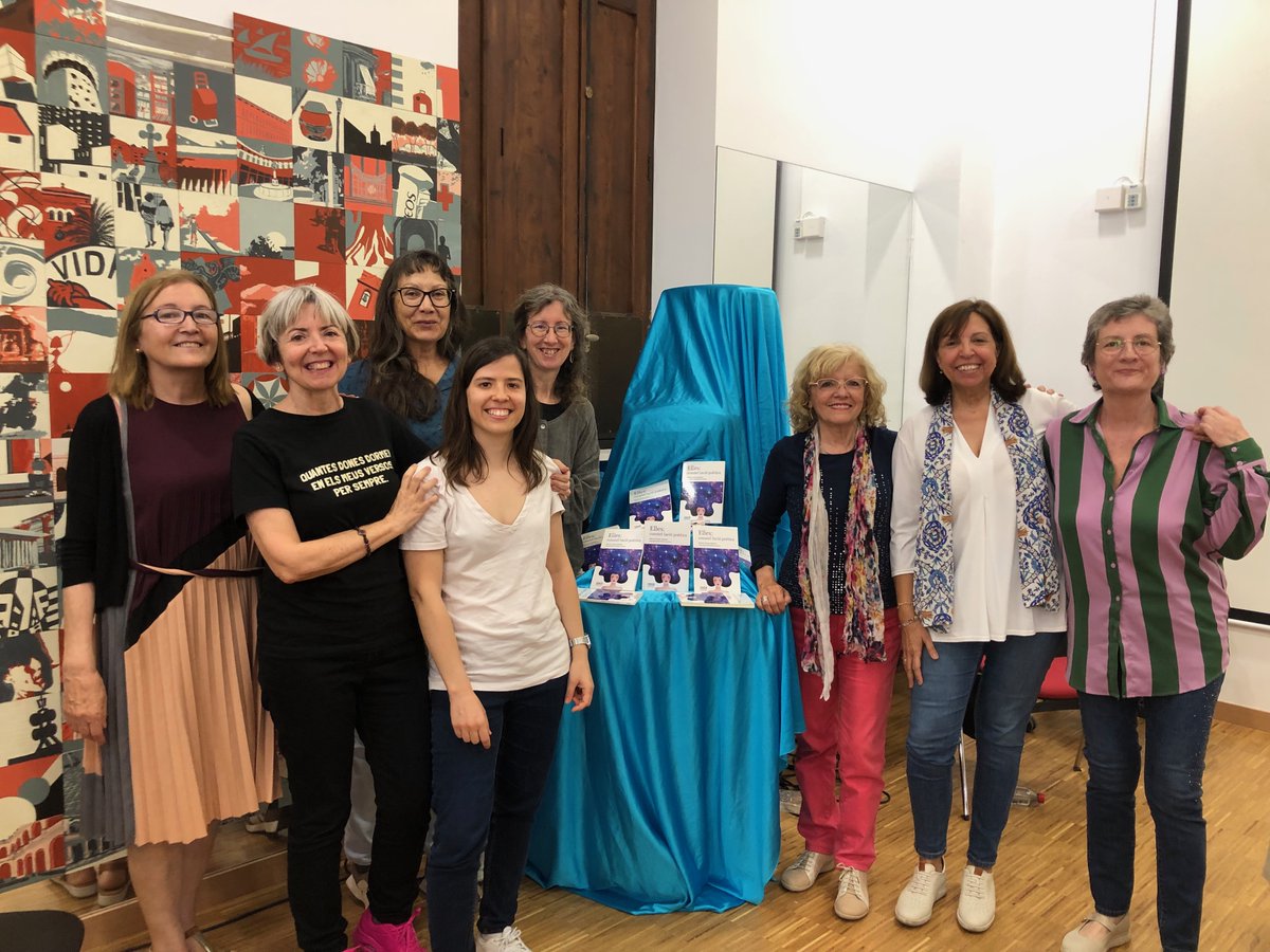 <a href="/CarmeGosalbez/">Carme Gosàlbez</a> <a href="/AdaPavia/">AdA Pavia</a> <a href="/annaballester7/">Anna Ballester</a> <a href="/Arnau82746Arnau/">Carme Arnau</a> @vidapervida <a href="/manolaroig/">manola roig</a> Molt! Ací us deixe la foto final, amb les noves incorporacions <a href="/AramateixMJ/">Mª Josep Juan Ballester</a> <a href="/victoriaavinyo/">Victoria Avinyó</a> i Mercè Estrela. #delaconstel·laciópoètica