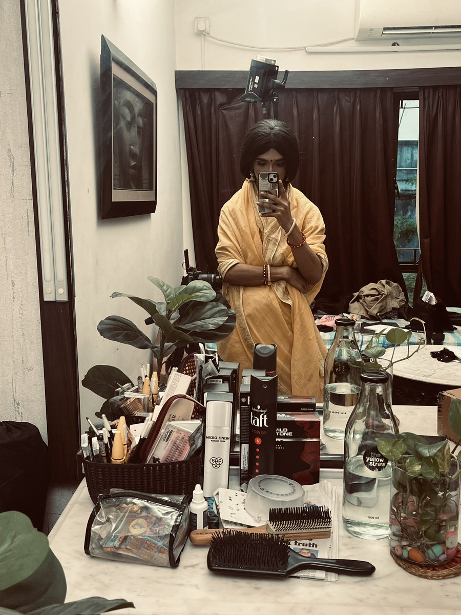 Laughtersane29's tweet photo. on my way to make another content about bengali mom &amp; stuff🫢 #bong ✨ https://t.co/5lcCd3PF6U