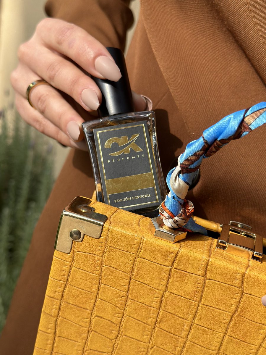 okperfumes_'s tweet photo. Falta poco para el día de la madre, ¿no sabes qué regalar? Te lo ponemos muuuuuuy fácil. Descubre nuestra selección exclusiva de perfumes "Mamás  esenciales" especialmente elegidos para celebrar este día,  entra aquí ⬇️⬇️⬇️

https://t.co/YUf8CTrOSM https://t.co/0TDE3VnO0G