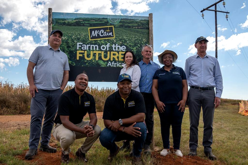 mccainglobal's tweet photo. Today, we officially inaugurate the second McCain Farms of the Future, located in Lichtenburg, South Africa. Learn more:
https://t.co/q87Z0OELaG https://t.co/6u3wBZdjxg