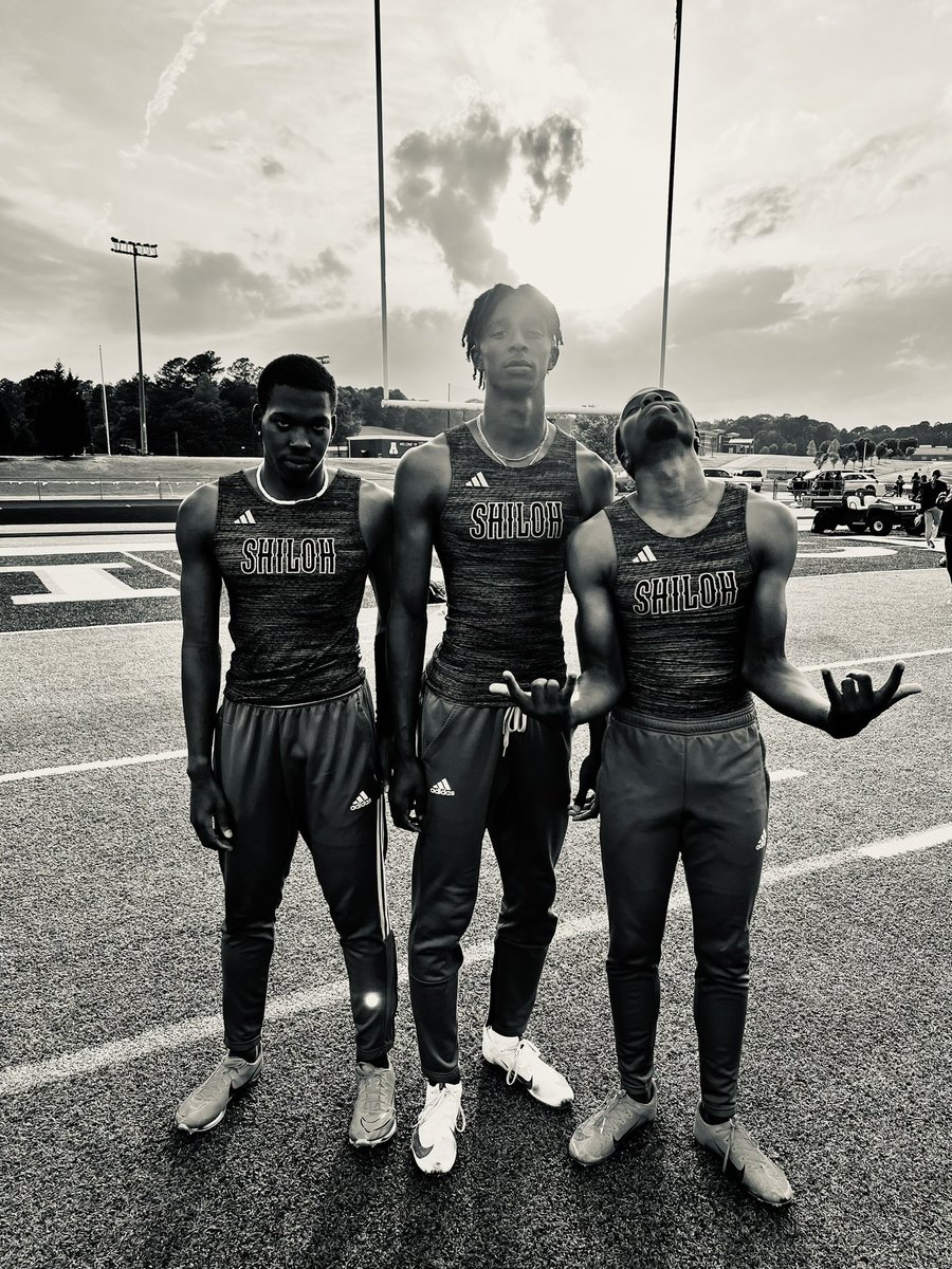 Coach Devin Jones tweet media
