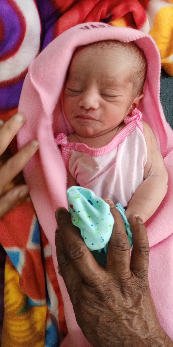 SamadhanBainade's tweet image. माला आज  दुपारी पुत्ररत्न प्राप्त झाल 
 
देवानं दिलेलं सगळ्यात अनमोल गिफ्ट आमच्या  वाट्याला आलं
नवजात बालकाच्या रूपात आमचा जीवनात सुख झालं
छोट्या छोट्या पावलांनी घर भरून जाईल.!
बाळाच्या जन्मामुळे आमच्या आनंदाला उधान येईल.!
@SamadhanBainade #beby