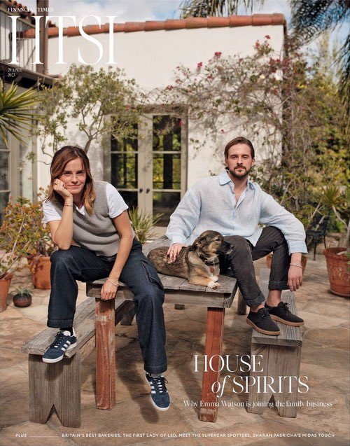 EmmaWatson_Fra's tweet photo. Emma et son frère Alex vont faire la prochaine couverture du magasine How To Spend It UK suite au lancement de leur marque de Gin 🍸✨

#EmmaWatson https://t.co/tEYKCkLzOQ