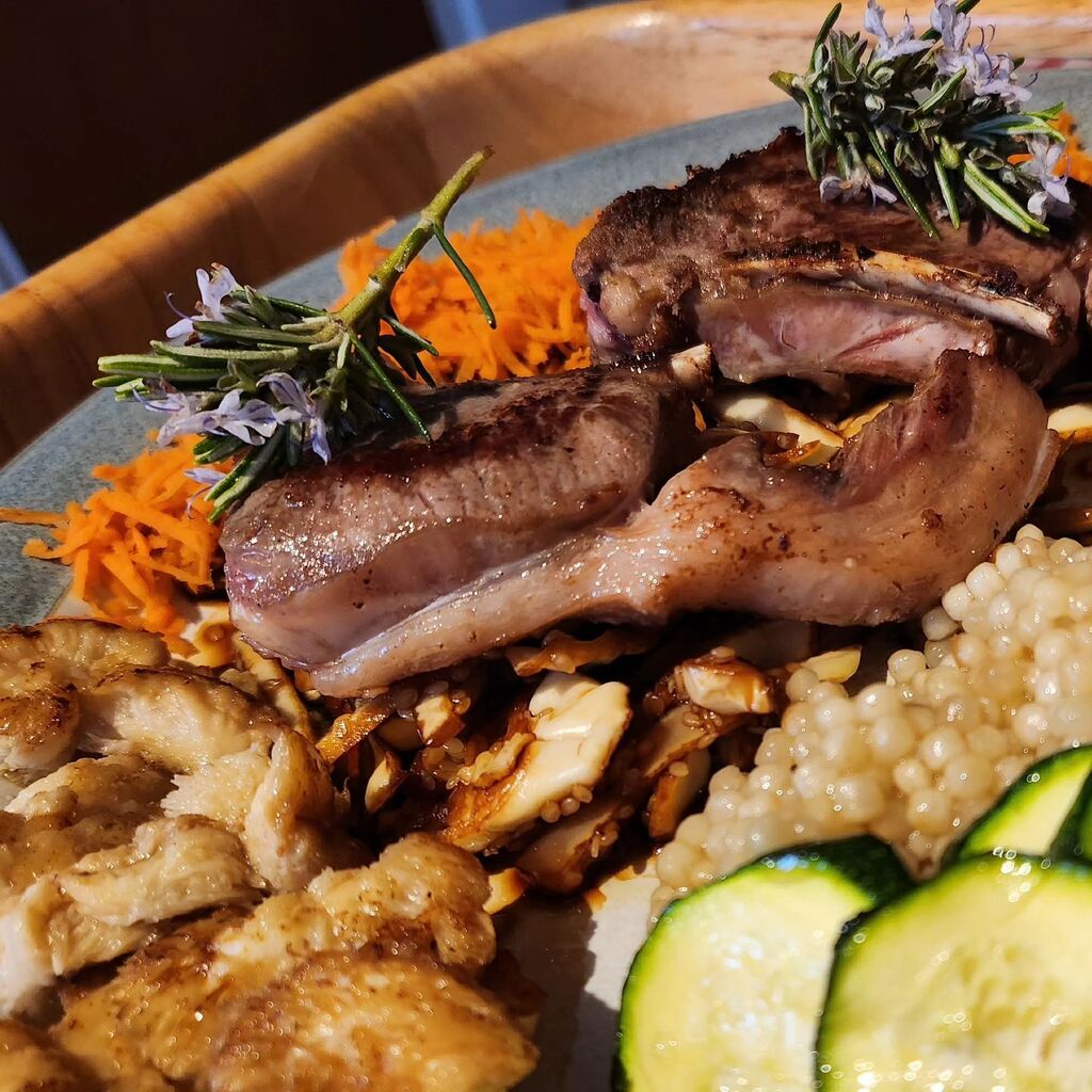 Trying lion's mane mushroom for the 1st time for the health benefits. Pan-fried after the lamb chops while they rested, with giant cous cous, courgette, grated carrot &amp; white cabbage cooked in soy sauce &amp; honey on the side. 10/10 would eat again! 🍄

… instagr.am/p/Crgd9CisX8E/