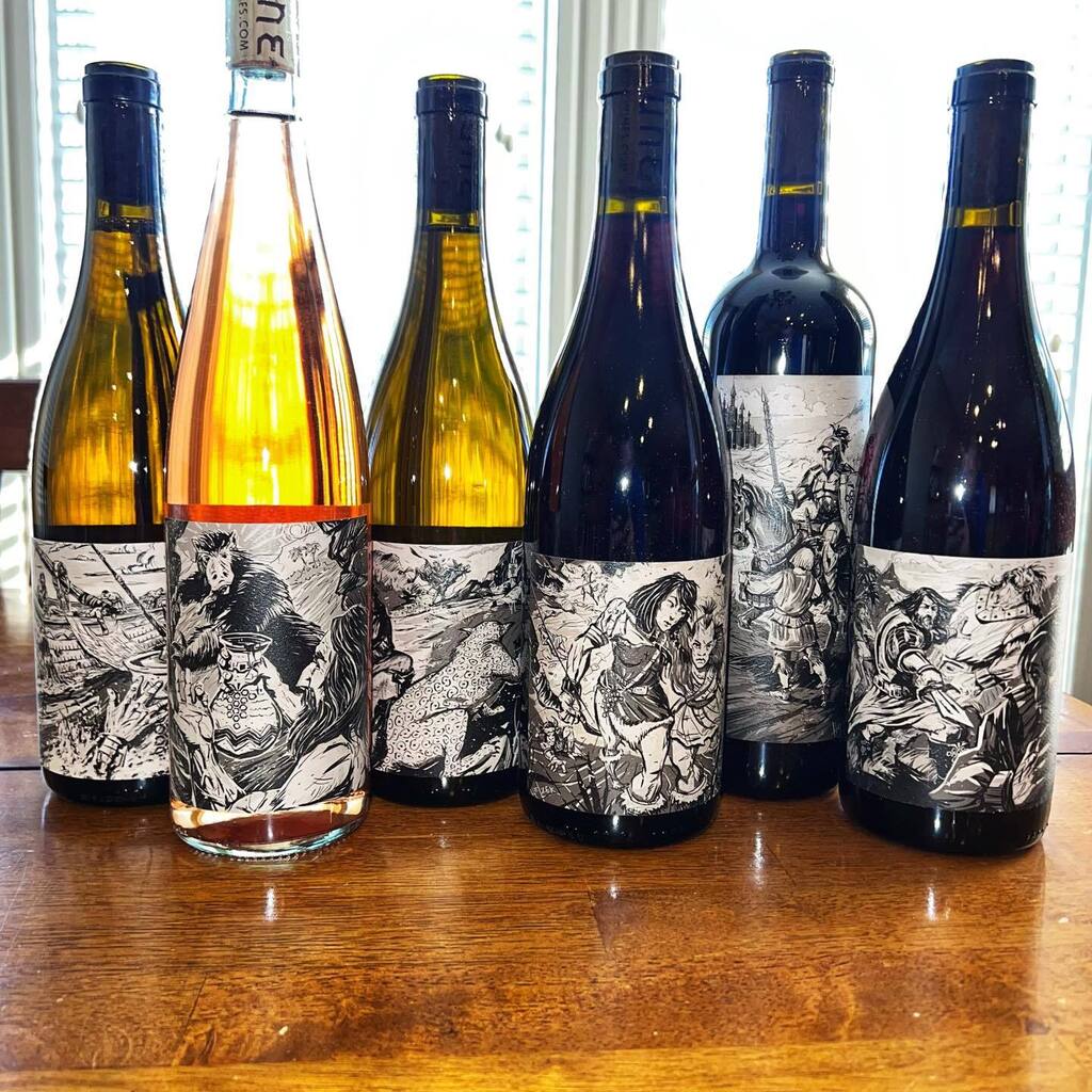WineByKari's tweet photo. Fun Fact: Half of these wines are 2023 azcentral Arizona Wine Competition winners! See below for the awards.

RUNE Spring Wine Club Shipment is full of goodies! Which would you try first?

🍷 2021 Picpoul Blanc
🍷 2021 Amphora Rosé - Double Gold
🍷 2021… https://t.co/qQBVcDShD1 https://t.co/79l5hkhnpA