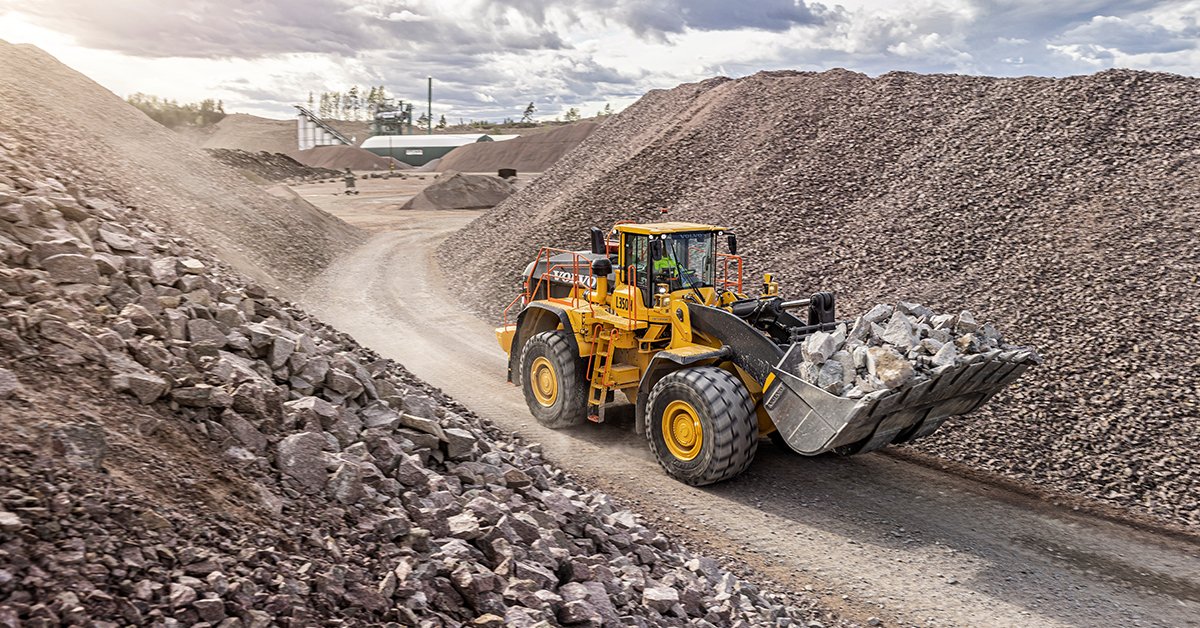 VolvoCE_NA's tweet photo. Check out our latest blog that answers all of your questions from #CONEXPO. From equipment to services, we're always happy to answer your questions and help solve your problems! https://t.co/owK8RyQxw8 #VolvoCONEXPO https://t.co/dfaYx8J3S0