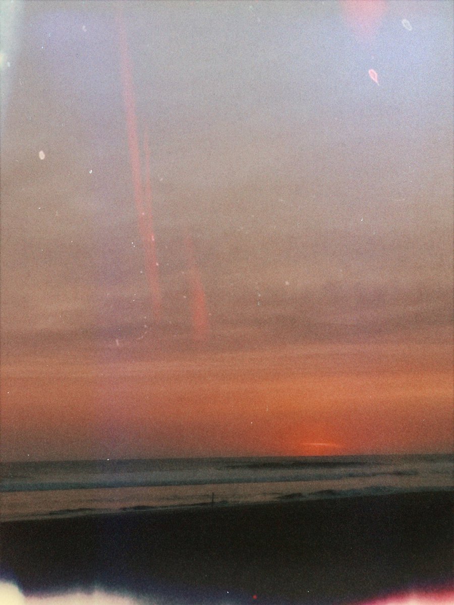 OliviaCollinsMX's tweet photo. Inhalando paz y tomando energía del fuego transmutador del sol 🌅
#VidaCollins #OliviaCollins #Acalulco #descanso #bienmerecido #sol #sunset #playa #amor https://t.co/wwDMEEQTF0