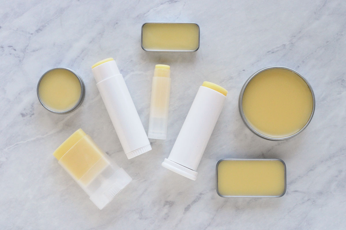 ElementsBB's tweet image. It doesn't get much easier than this! Make your own Vitamin E Balm with 5 simple ingredients.

Find this tutorial in our Learning Center at 👉 learning.elementsbathandbody.com/tutorial/vitam…

💜💙💚

#soapmaking #homemadelipbalm #homemademoisturizer #soapmaker #soapmakery
