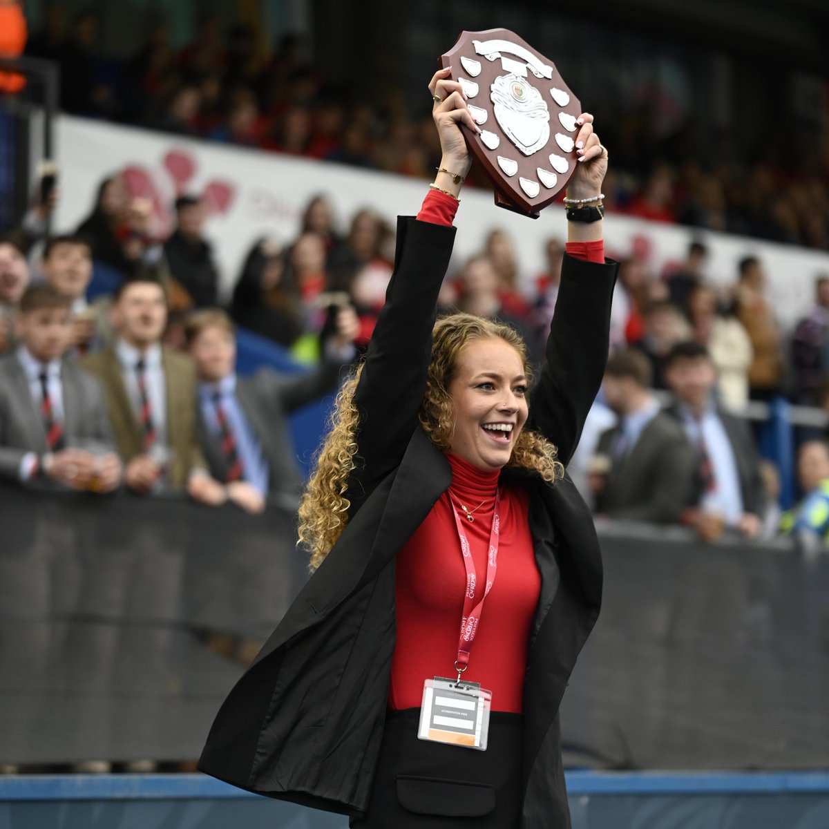 THIS IS OUR SHIELD! THIS IS OUR CAERDYDD!🛡️🔥

Our amazing Tîm Caerdydd just won the shield at the 25th Welsh Varsity Cymru! Team Cardiff, we are so incredibly proud of each and every one of you! Congratulations 🙌 Llongyfarchiadau!🔴⚫️
@tcmbigcheese 

#WelshVarsity23
1/2