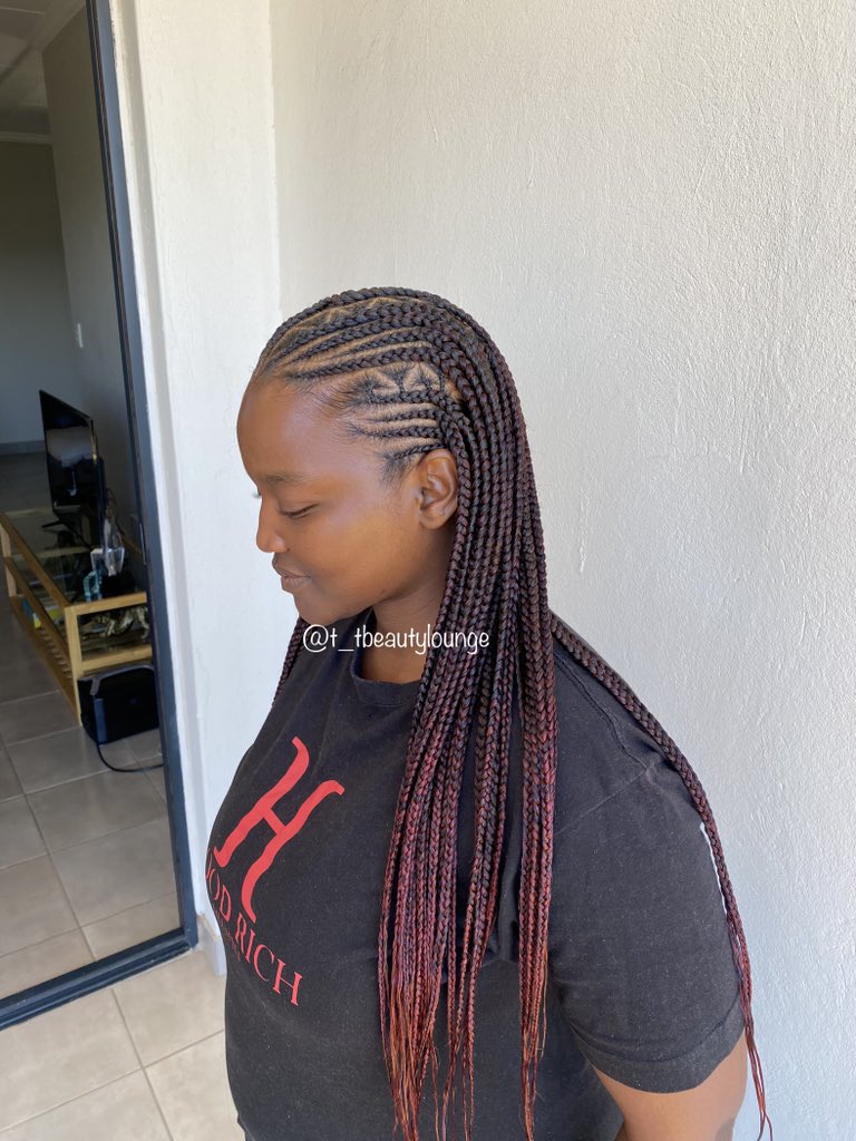 __theni's tweet photo. @Zama_Malunga @DimakatsoS05 Sis 🤌🏾🥰
Still planning to add butterfly locs but they are still under trial and error 😊 https://t.co/kDLtcDa0wF