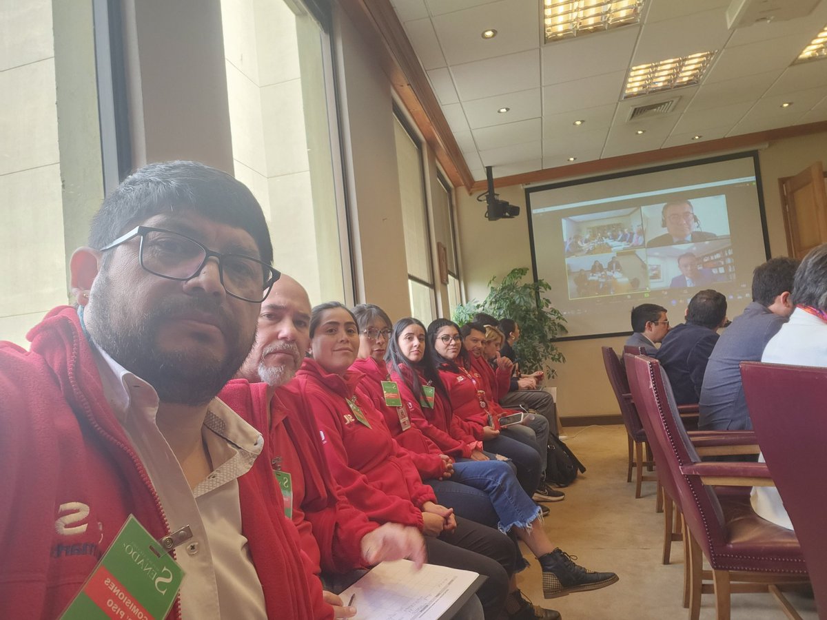 En la comisión de trabajo del senado esperando que se apruebe en general el proyecto  iniciativa y autoria del SIL Walmart y senador Gaston Saavedra patrocinio!!