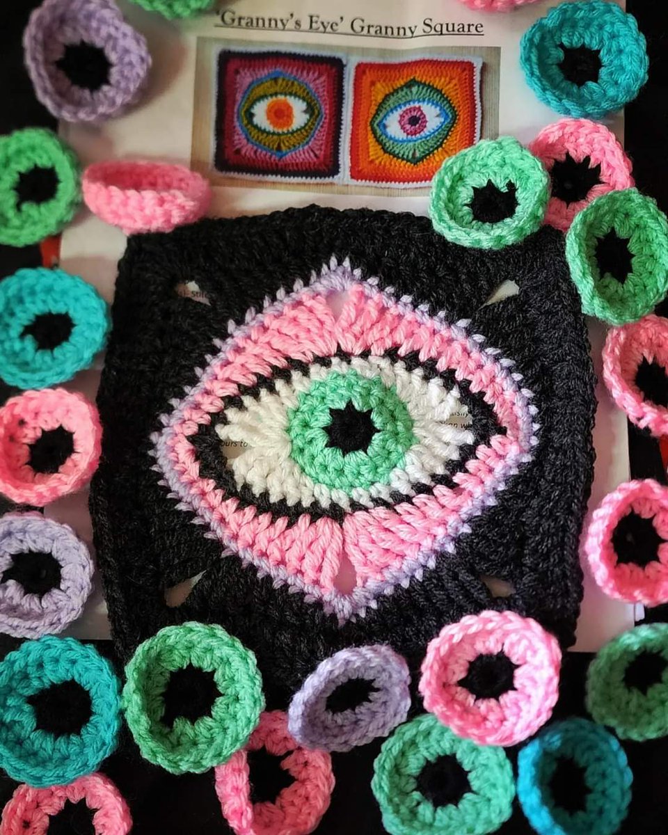 CCauldroncrafts's tweet photo. Finally going to start that TMA cardigan I've been talking about
#crochet #crochetwearables #themagnusarchives #ceaselesswatcher #grannysquares #grannyseye https://t.co/Hk0fR3xJ7T