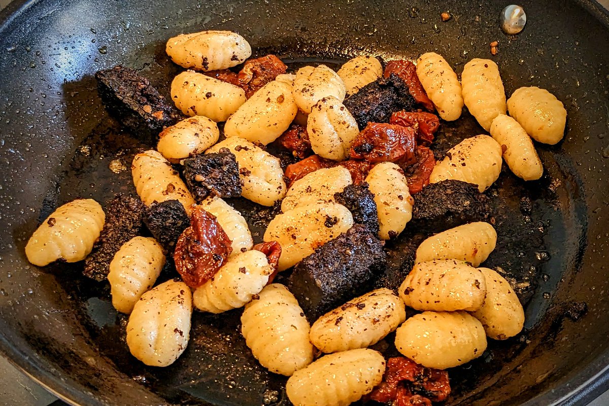 Ben Hanson tweet media