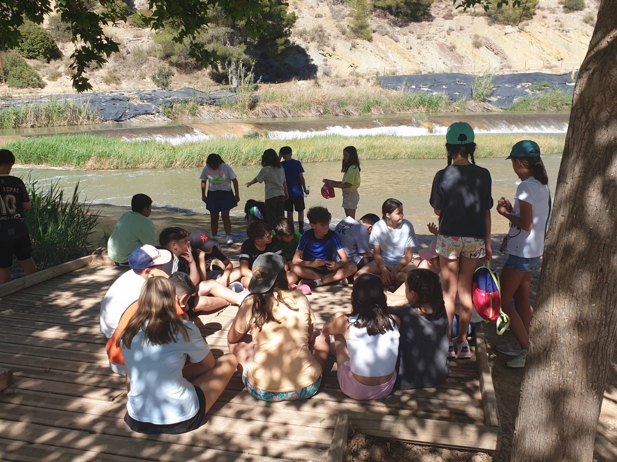 CalasancioAlic's tweet photo. En Moragete nuestros alumnos se adentran en el mundo del saber y de la aventura... ¡En inmersión lingüística en Inglés! #itstimetoleave #estiempodesalir #plurilingüismo https://t.co/Ke3ta1KFtr