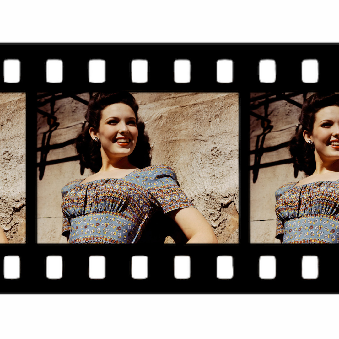 1950-1990: L’ERA DAURADA DE LA BANDA SONORA
Dimecres, 10 de maig, a les 19h

Continuem amb la història de la música en el cine. Et sona?

#bandasonora #historiadelamusica #musicadecine #cine #cinema #cancastello #bandasonoraoriginal