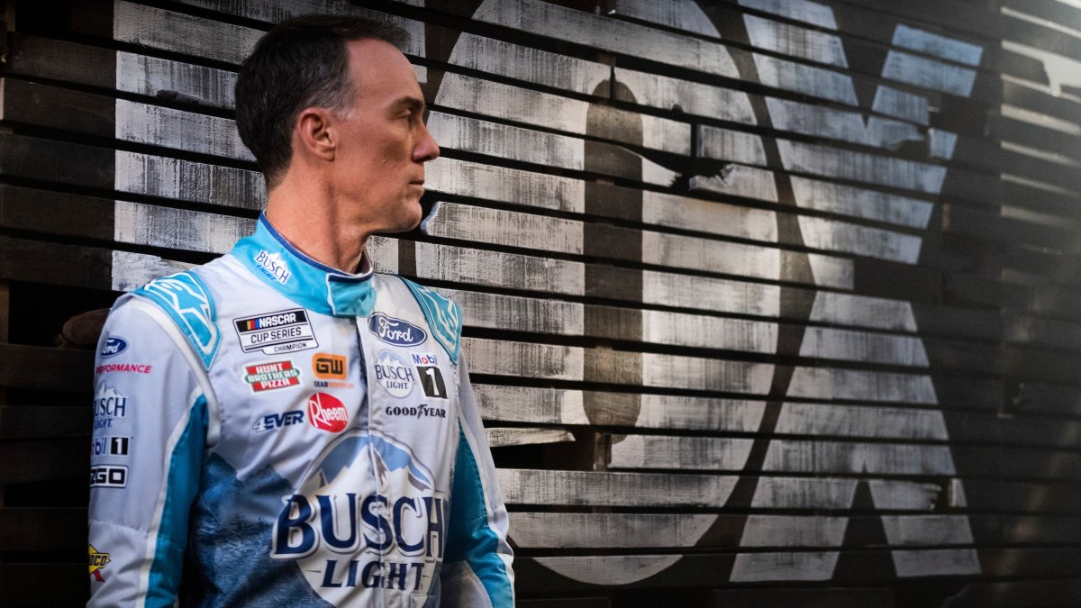 EBASports's tweet photo. Cool to have @KevinHarvick wearing the #DriversEye camera this weekend for the #NASCAR Cup Series race at Dover! @NASCARONFOX #4EVER #SportsTech
@rajahcaruth_ will sport one in the @NASCAR_Xfinity race ๐
Thank you to both teams! https://t.co/2d6jySzs1m