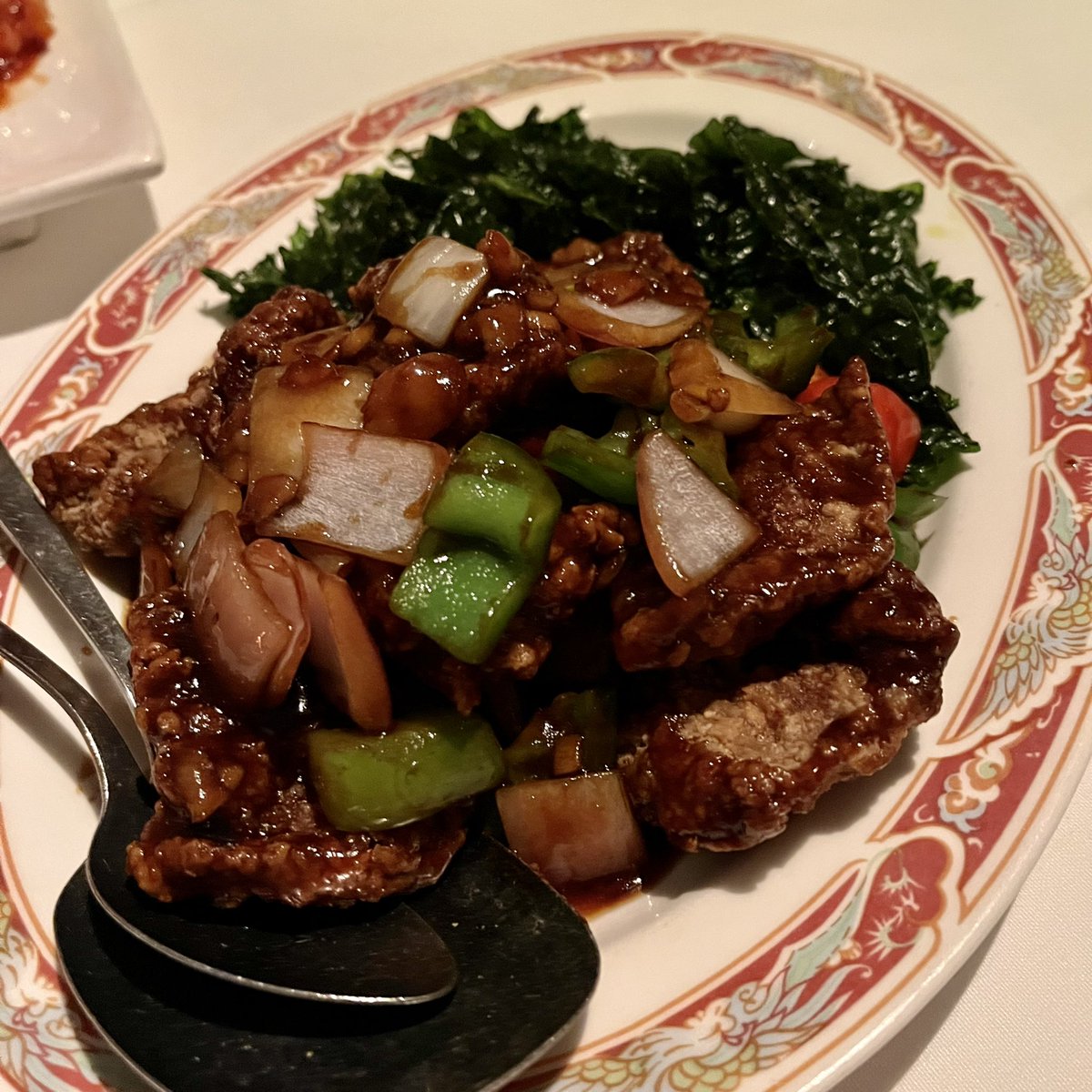 514eats's tweet photo. Flavors, heat and tradition at their finest over at Szechuan by Mr. Ma. 🇨🇳
.
#montreal #oldmontreal #vieuxmontreal #chinese #sichuan #dumplings #shrimptoast #crabcornsoup #sichuanbeef #thaicurrychicken https://t.co/uzO5kq8RK3