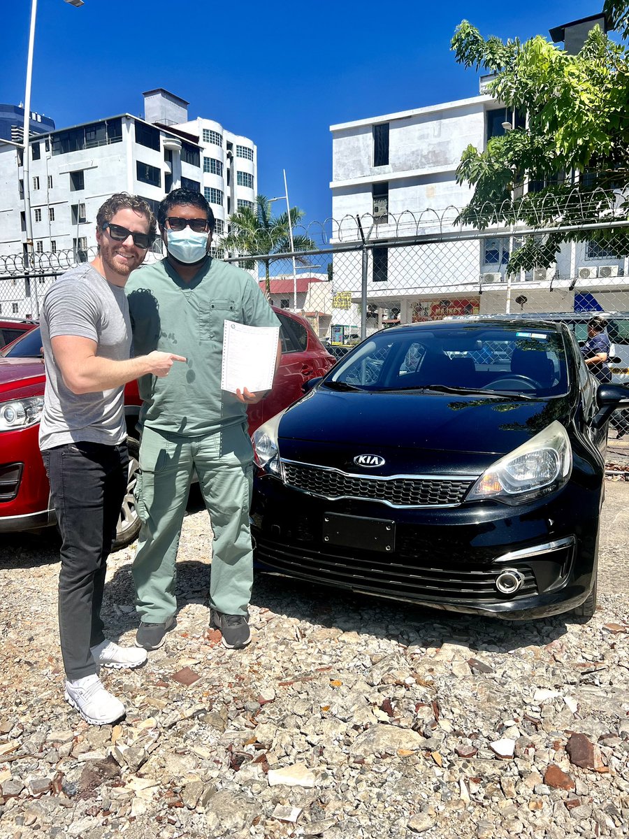 Mayer's tweet photo. Luis compró su primer carro online por @GeekyMotors! “Lo más seguro que me he sentido comprando un carro de segunda” https://t.co/iCDGNCcQnH