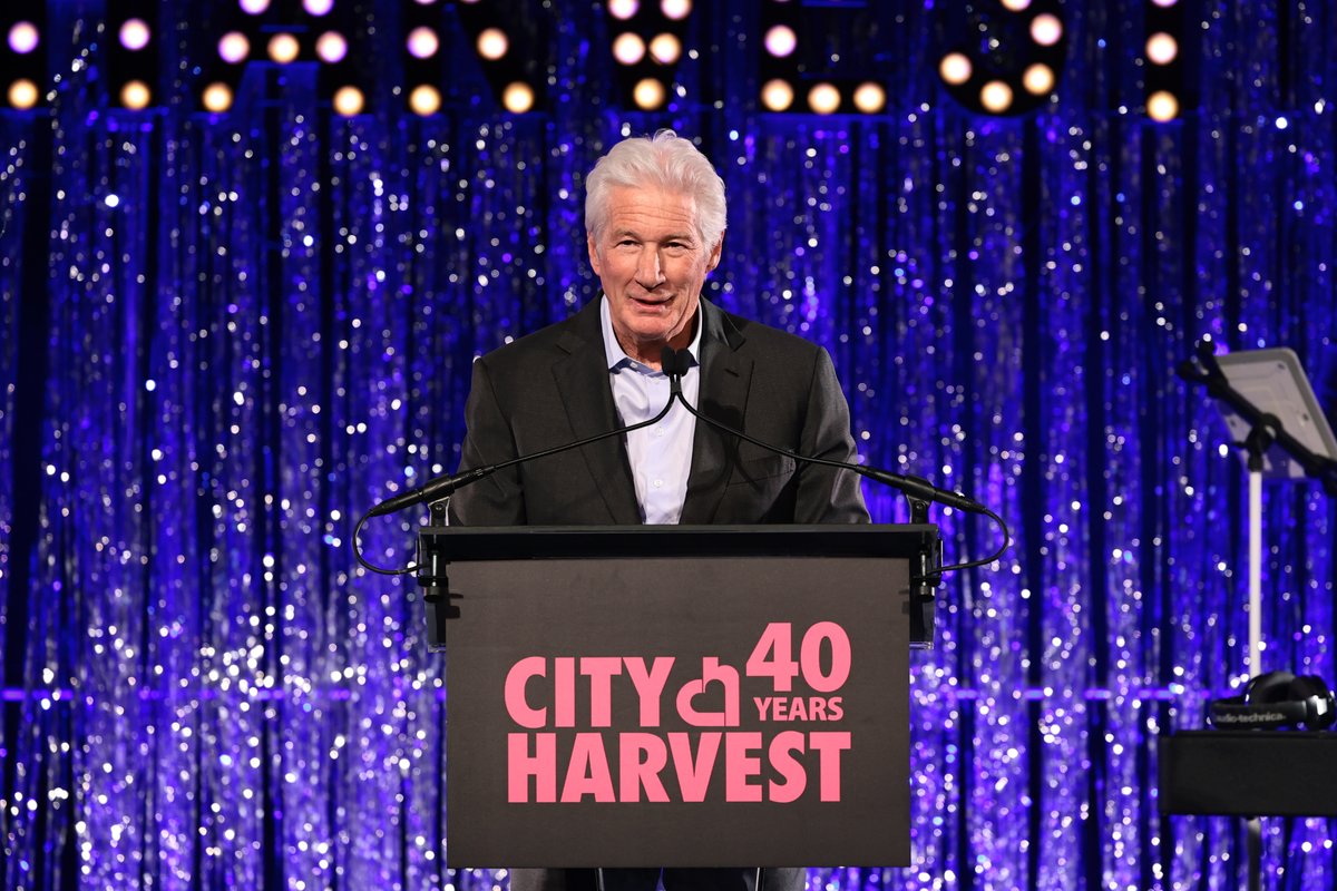 On The Red Carpet (@ontheredcarpet) on Twitter photo Tyson Beckford hosted <a href="/CityHarvest/">City Harvest</a>'s 40th Anniversary Gala: House of Harvest. Richard Gere was one of the many celebrities in attendance.
The evening raised enough to provide 9.6 million meals for New Yorkers in need.
#TysonBeckford #RichardGere
(Photo: City Harvest) Tyson Beckford hosted <a href="/CityHarvest/">City Harvest</a>'s 40th Anniversary Gala: House of Harvest. Richard Gere was one of the many celebrities in attendance.
The evening raised enough to provide 9.6 million meals for New Yorkers in need.
#TysonBeckford #RichardGere
(Photo: City Harvest)