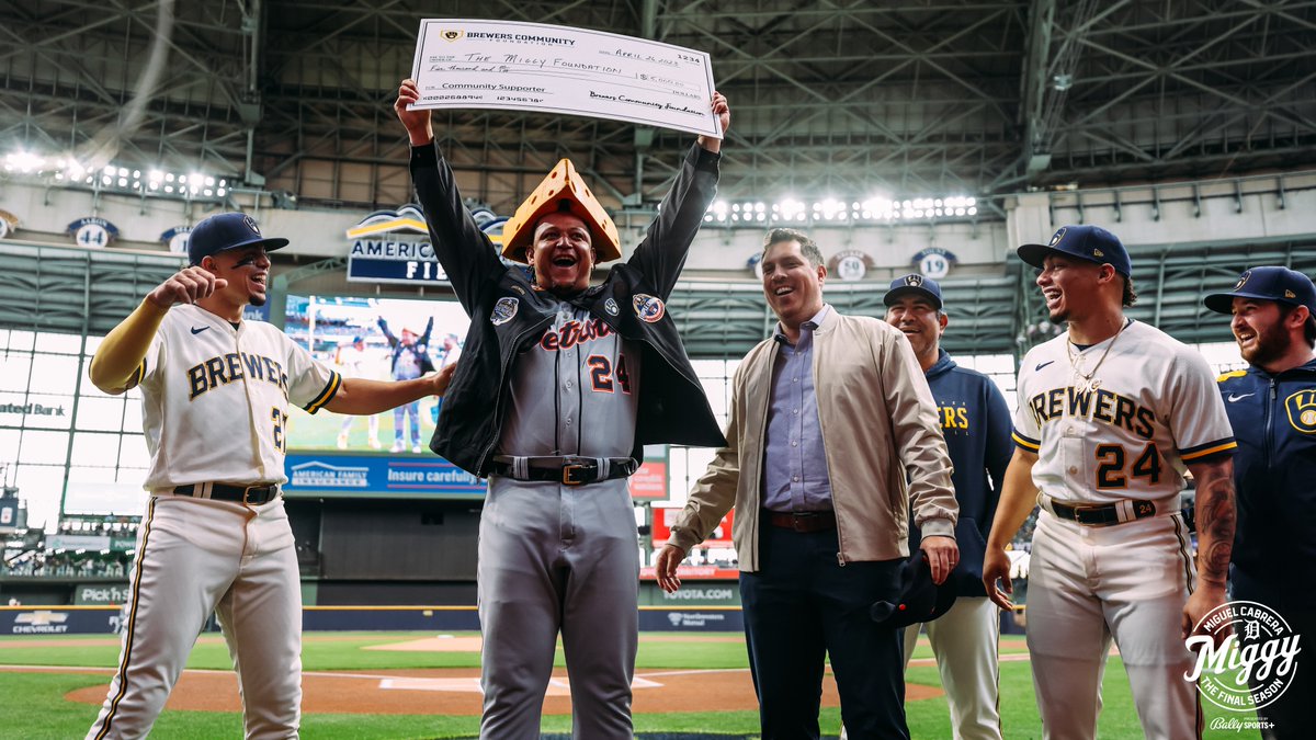 tigers's tweet photo. The big cheese. 🧀

Before his final game in Milwaukee, the @Brewers presented Miggy with some new headgear, a custom leather jacket, and a $5,000 check to the @MiguelCabrera Foundation.

#GraciasMiggy https://t.co/7tdulZPtQj