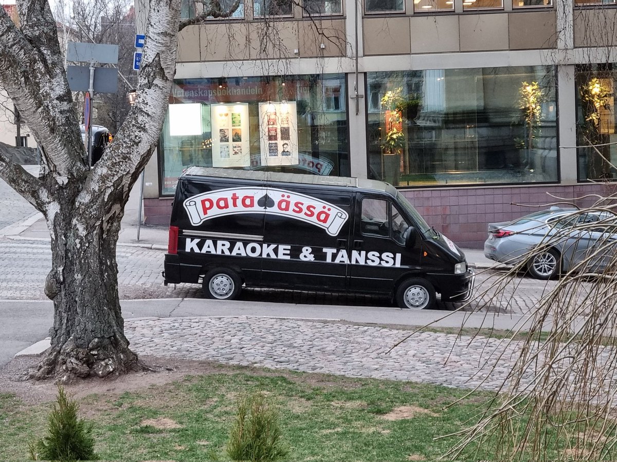 OttoMeri's tweet photo. Säätytalolla kaikki näyttää olevan valmista hallitusneuvotteluita varten. https://t.co/GANLuyw3YB