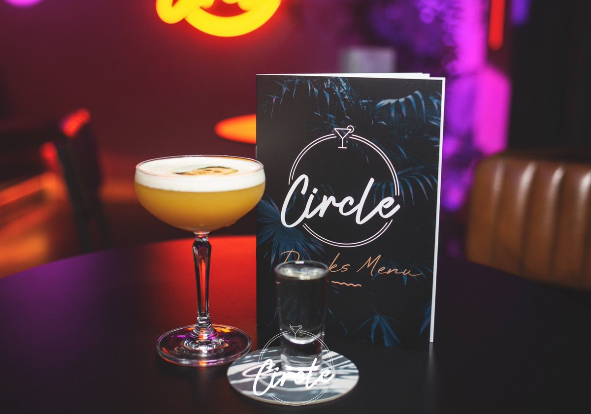 CircleBolton's tweet photo. Weekend highlights with our faves! Full album on our Facebook page🥂✨

#circlebolton #cocktailbar #saturdaynight #weekend #friends https://t.co/olesUX0Zwm