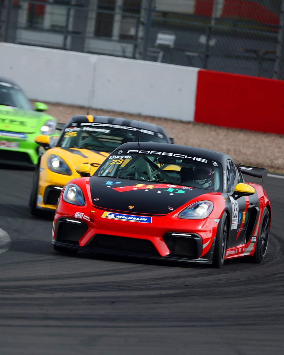 Porsche.CustomerRacing tweet media