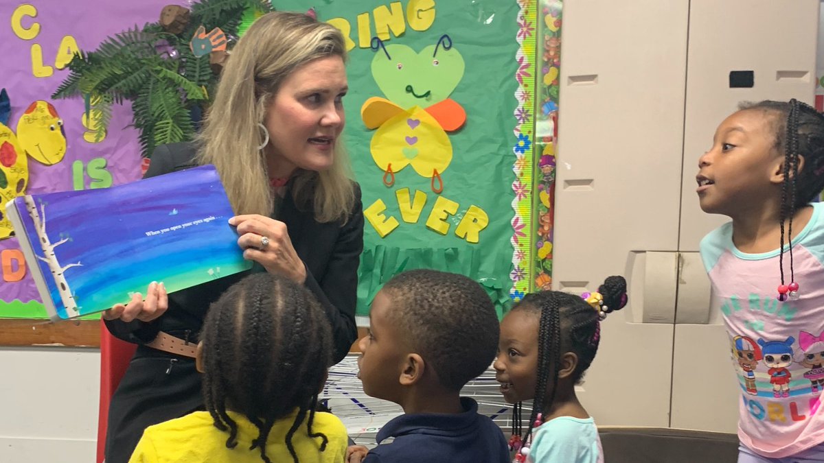 GEEARS's tweet photo. Thanks to Senator @elenaparent for visiting Little Tots Academy today for #QRWeek! @Quality_Rated child care gives families greater confidence in their child care choices. #gapol https://t.co/5TRUlOL7ml