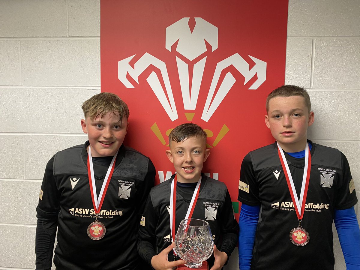 Trebanos15s's tweet photo. Couldn’t be prouder for these 3 Trebanos boys representing @NeathSchoolsU11 today. Coming home with some silverware as DC Thomas Bowl winners. Couldn’t have done it without all the support from the Banos Family @TrebanosRFCJuni @TrebanosRugby https://t.co/gVYw4uiQzC
