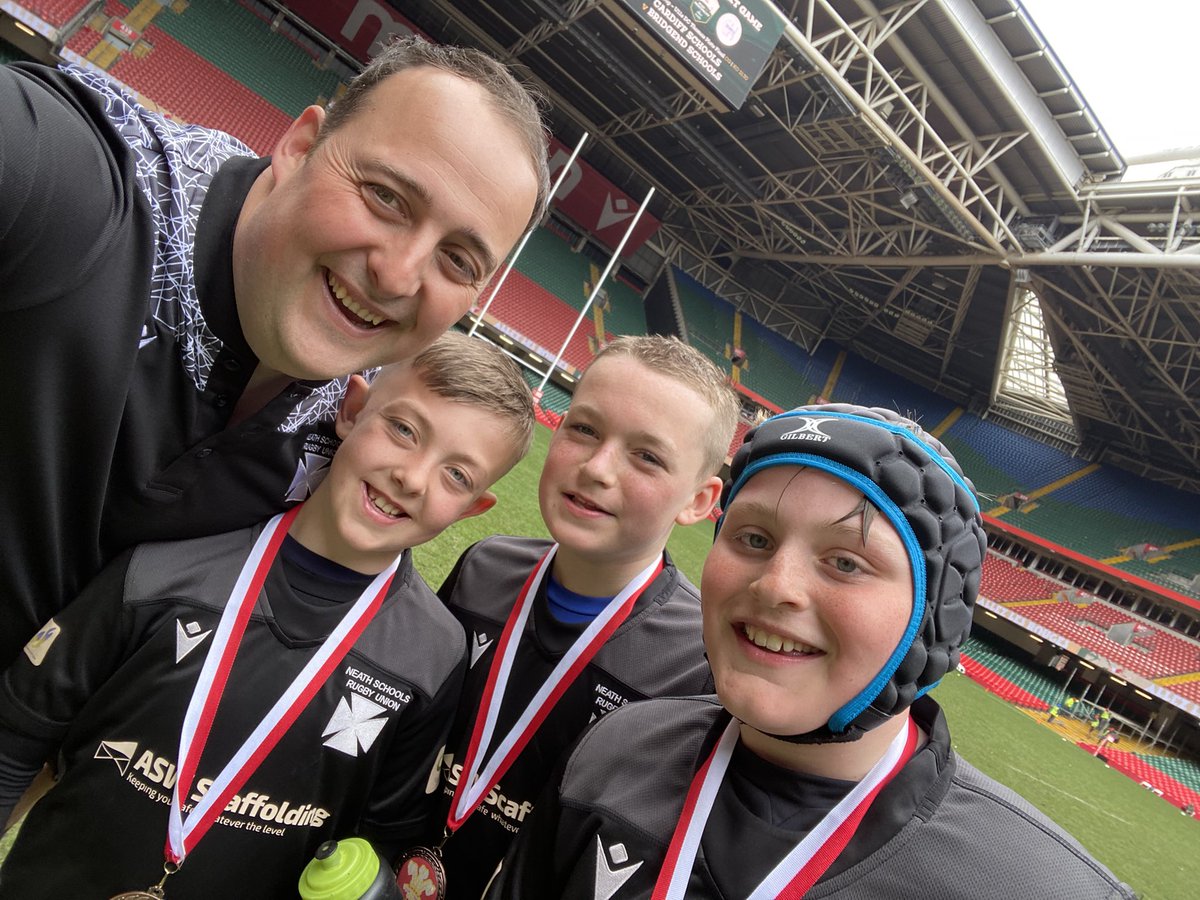 Trebanos15s's tweet photo. Couldn’t be prouder for these 3 Trebanos boys representing @NeathSchoolsU11 today. Coming home with some silverware as DC Thomas Bowl winners. Couldn’t have done it without all the support from the Banos Family @TrebanosRFCJuni @TrebanosRugby https://t.co/gVYw4uiQzC